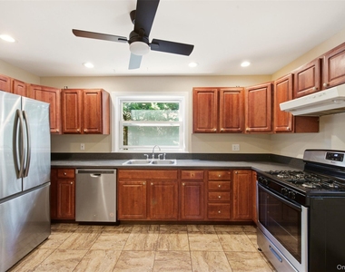 149 Fort Salonga Road - Photo Thumbnail 6