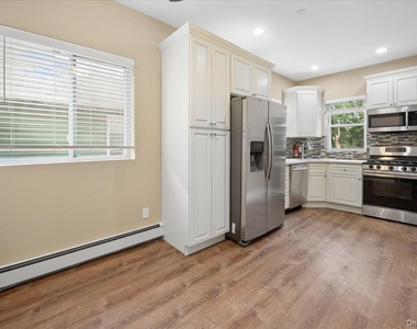 84 Howard Street - Photo Thumbnail 6