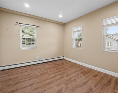 84 Howard Street - Photo Thumbnail 11