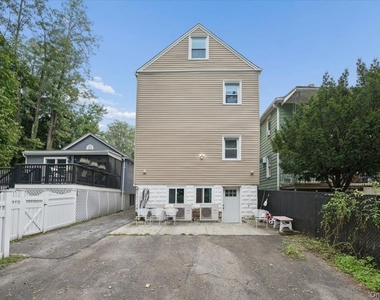 84 Howard Street - Photo Thumbnail 17