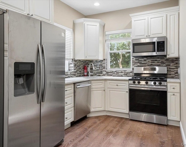84 Howard Street - Photo Thumbnail 7