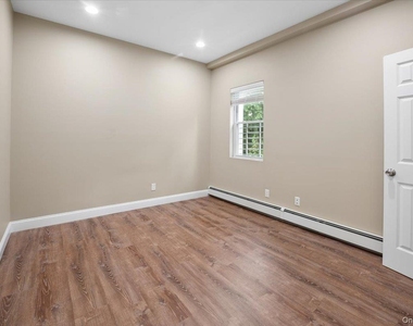 84 Howard Street - Photo Thumbnail 8
