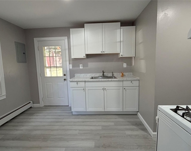 595 Saddle River Road - Photo Thumbnail 7