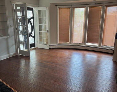 50 Cedar Point Drive - Photo Thumbnail 2