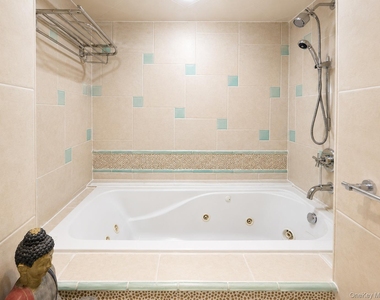 1035 Shore Acres Drive - Photo Thumbnail 22