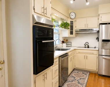 1035 Shore Acres Drive - Photo Thumbnail 6