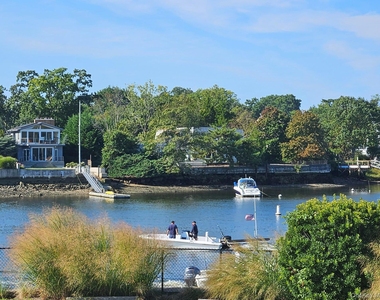 1035 Shore Acres Drive - Photo Thumbnail 35