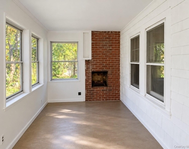 351 Manhattan Avenue - Photo Thumbnail 12