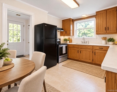 351 Manhattan Avenue - Photo Thumbnail 1