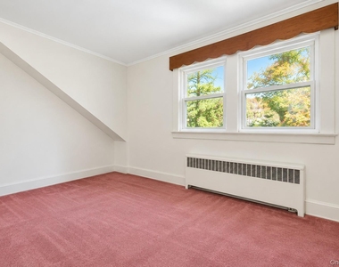 351 Manhattan Avenue - Photo Thumbnail 10