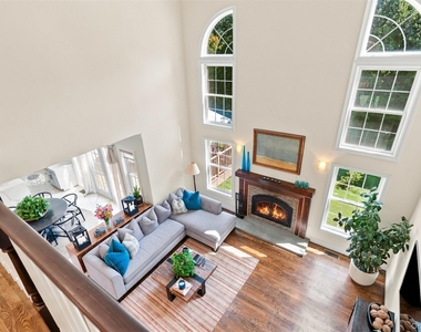 34 Woodcrest Lane - Photo Thumbnail 20