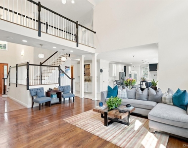 34 Woodcrest Lane - Photo Thumbnail 3