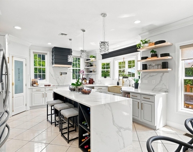 34 Woodcrest Lane - Photo Thumbnail 10