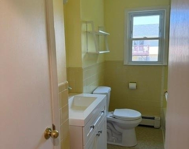 187 E 11th Street - Photo Thumbnail 8