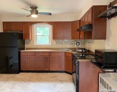187 E 11th Street - Photo Thumbnail 3