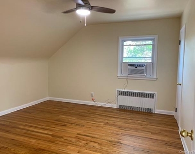 187 E 11th Street - Photo Thumbnail 11