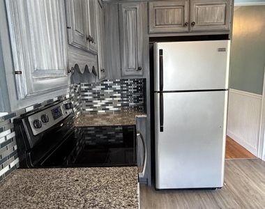 68 Van Dyke Avenue - Photo Thumbnail 12