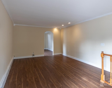 110 N 2nd Avenue N - Photo Thumbnail 17