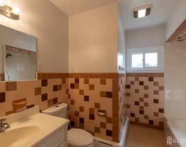 110 N 2nd Avenue N - Photo Thumbnail 13