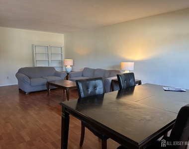 123 S Adelaide Avenue S - Photo Thumbnail 2