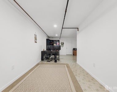 197 Barclay Court - Photo Thumbnail 22