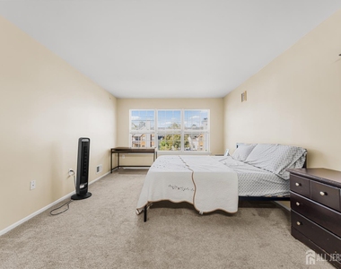 197 Barclay Court - Photo Thumbnail 13