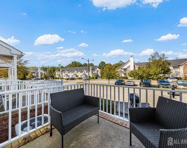 197 Barclay Court - Photo Thumbnail 23