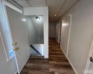 147 S Pine Avenue - Photo Thumbnail 7