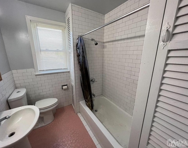 147 S Pine Avenue - Photo Thumbnail 13