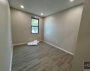 605 Liberty Avenue - Photo Thumbnail 8