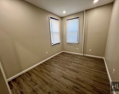 605 Liberty Avenue - Photo Thumbnail 7