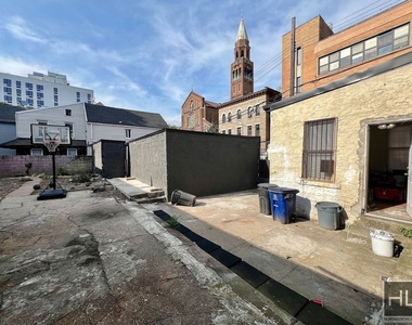 605 Liberty Avenue - Photo Thumbnail 4