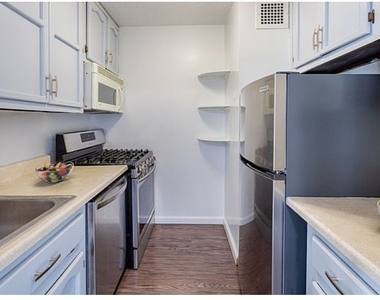 301 E 79th Street - Photo Thumbnail 5