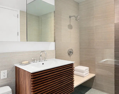 150 N 5th Street - Photo Thumbnail 5
