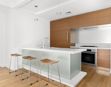 150 N 5th Street - Photo Thumbnail 1