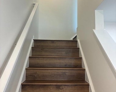 107 Olga Drive - Photo Thumbnail 2