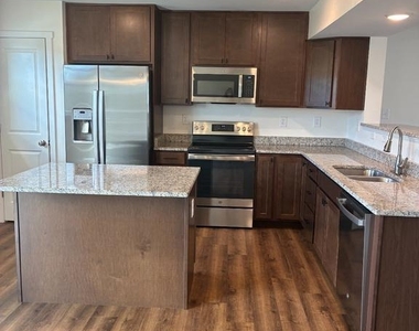 107 Olga Drive - Photo Thumbnail 3