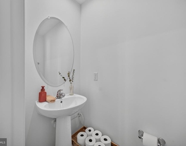 220 Gentle Breeze Drive - Photo Thumbnail 9
