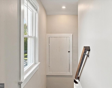 143 S Purcell Avenue - Photo Thumbnail 25