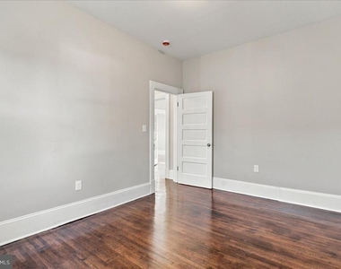 143 S Purcell Avenue - Photo Thumbnail 8