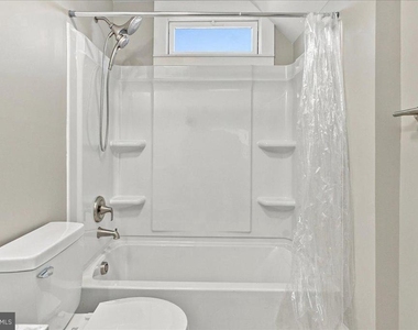 143 S Purcell Avenue - Photo Thumbnail 7