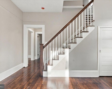 143 S Purcell Avenue - Photo Thumbnail 2