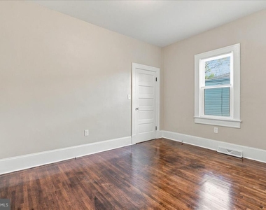 143 S Purcell Avenue - Photo Thumbnail 9