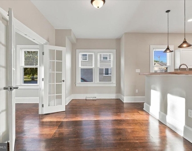 143 S Purcell Avenue - Photo Thumbnail 10