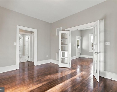 143 S Purcell Avenue - Photo Thumbnail 4