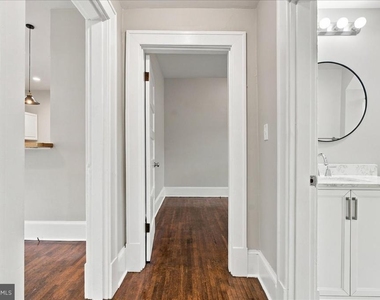 143 S Purcell Avenue - Photo Thumbnail 5