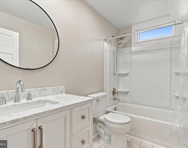 143 S Purcell Avenue - Photo Thumbnail 6