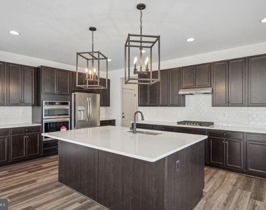 204 Truslow Ridge Court - Photo Thumbnail 7