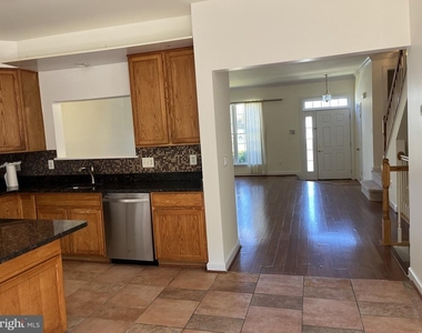 14118 Madrigal Drive - Photo Thumbnail 8