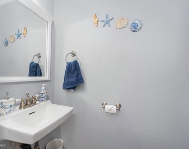 1684 Thenia Place - Photo Thumbnail 22